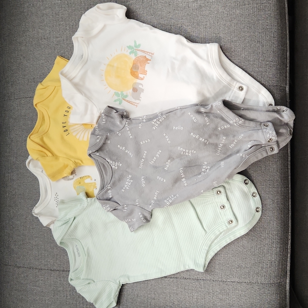 Carters 5 bodysuits neutral 3 months